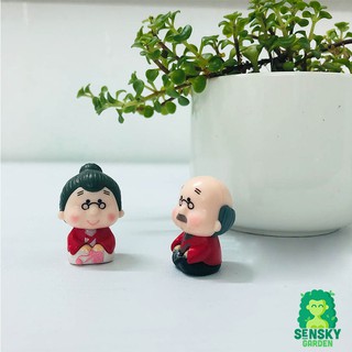 PHỤ KIỆN BÀ NGOẠI MẶC ÁO ĐỎ