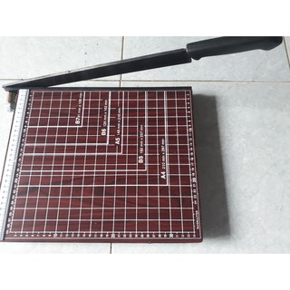 Bàn cắt giấy A4 gỗ