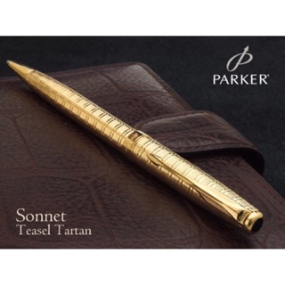 Bút Parker Sonnet Chiselled Gold GT BP