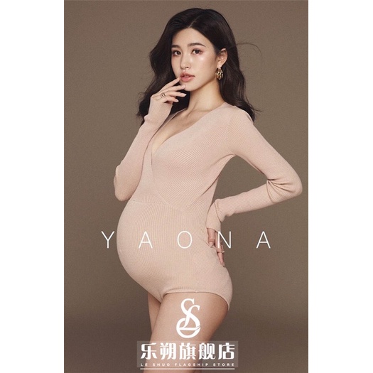 Bodysuit bầu chụp ảnh studio