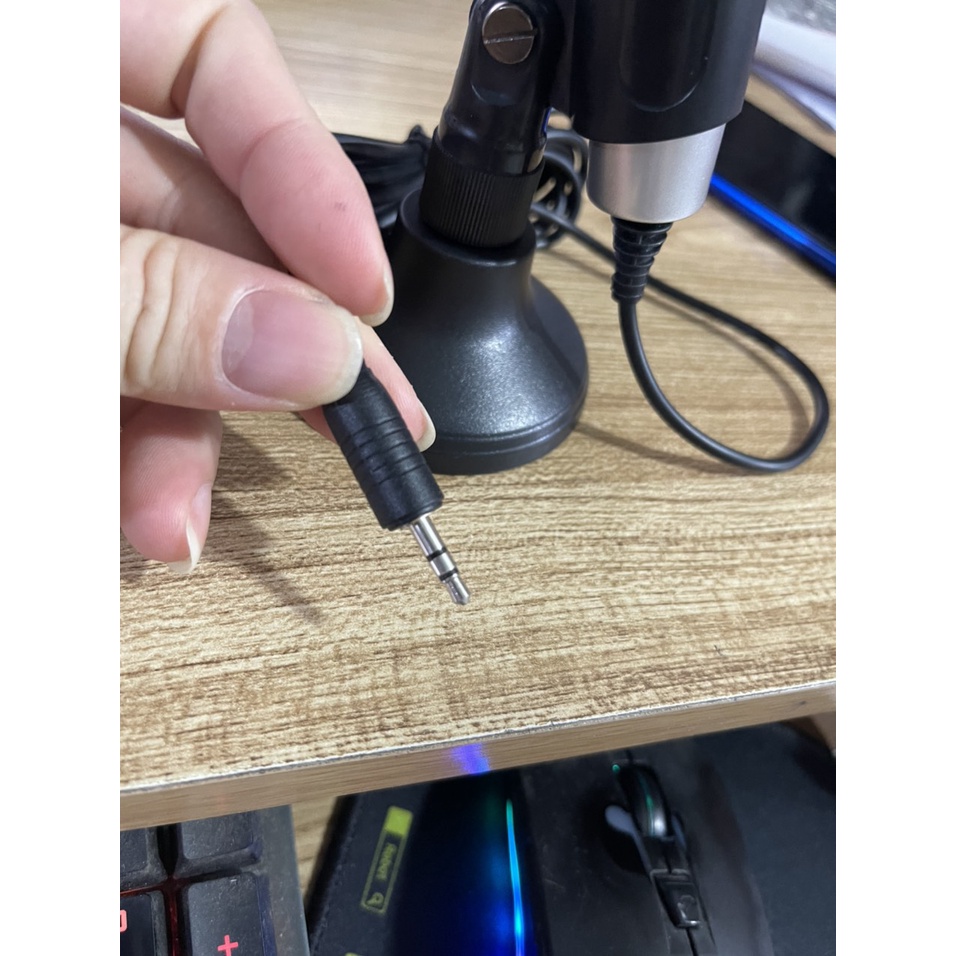 BỘ MIC THU ÂM VÀ CHÂN ĐẾ SALAR M9 CAO CẤP C67