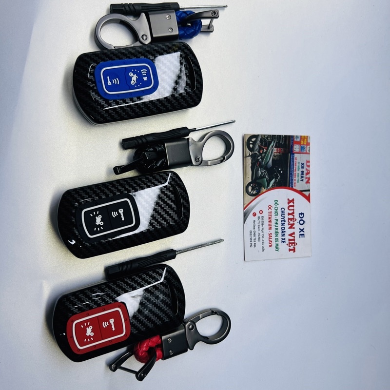Combo móc khoá+ Bọc Chìa Khóa Smartkey viision 2018-2020 airblade 2016-2019,lead 2018-2020( 2 nút ) Ốp Carbon ( hon13)