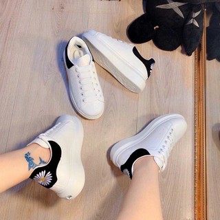 GIÀY THỂ THAO GÓT HOA CÚC HOT TREND