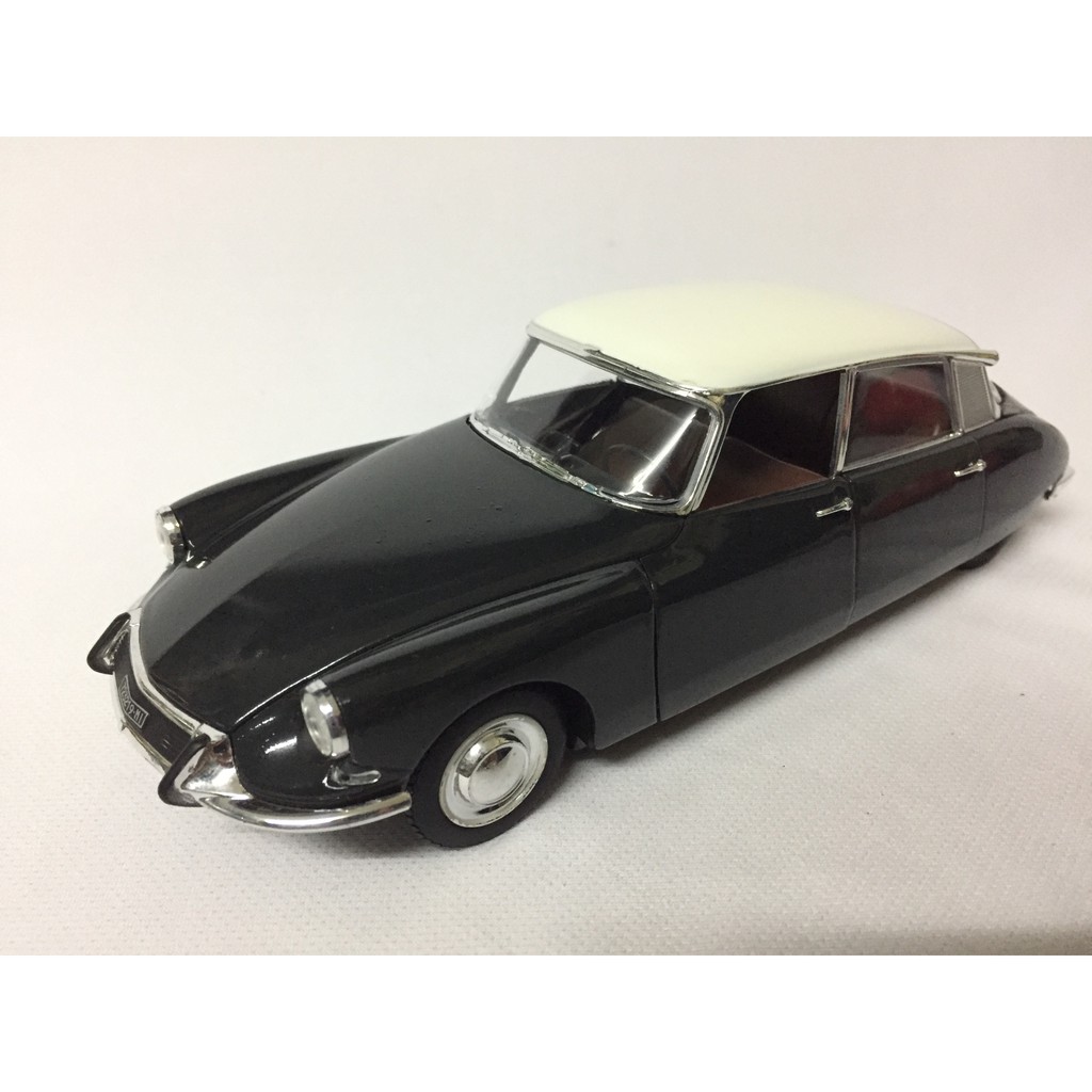 Mô hình xe Ô Tô CITROEN DS 19 Năm1963 tỷ lệ 1:24