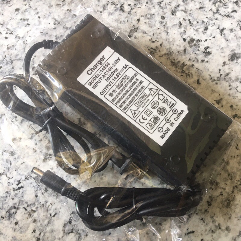 Sạc 4S pin lithium sắt LiFePO4 14.6V 5A có quạt