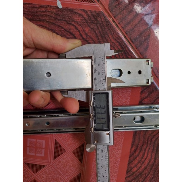 Ray trượt thép tháo máy Nhật