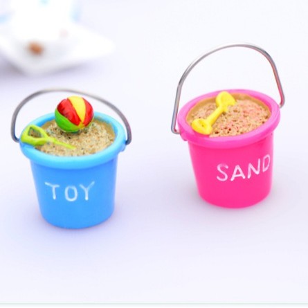 Charm (C100) slime/ Dụng Cụ Charm Trang Trí [Ko Keo &amp; Nút] Mô Hình Xô đi chơi biển (2.2x2.6 cm)