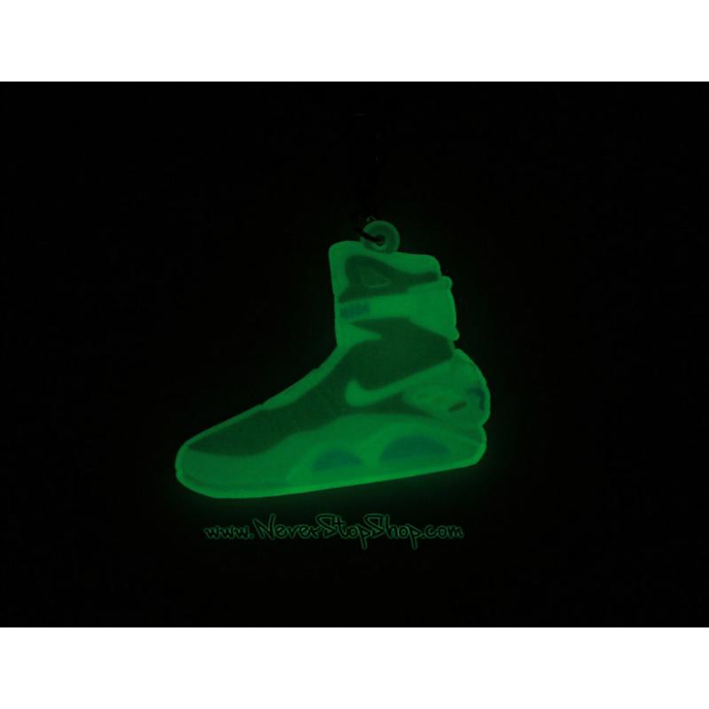 Móc khóa giày Nike Mag dạ quang phát sáng trong đêm