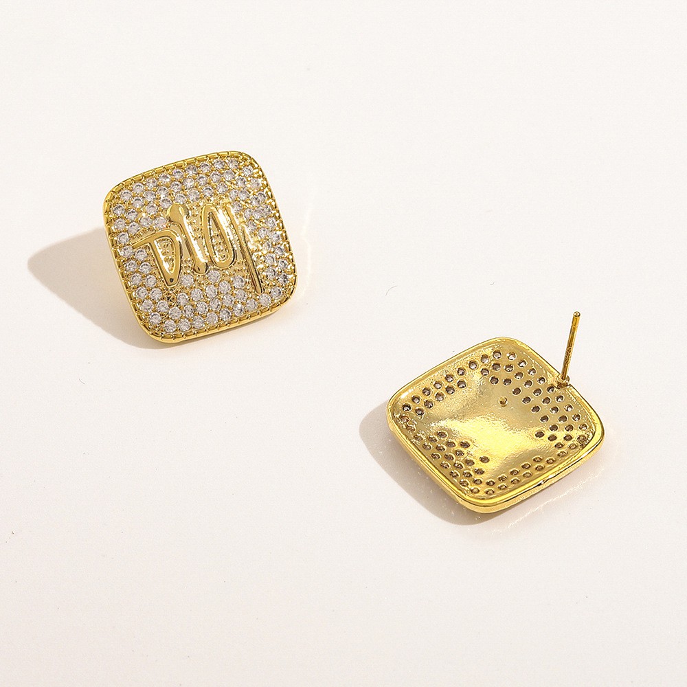 Bông tai nữ thương hiệu D dạng nụ hình vuông đính ngọc sang chảnh TOBI STORE TB356
