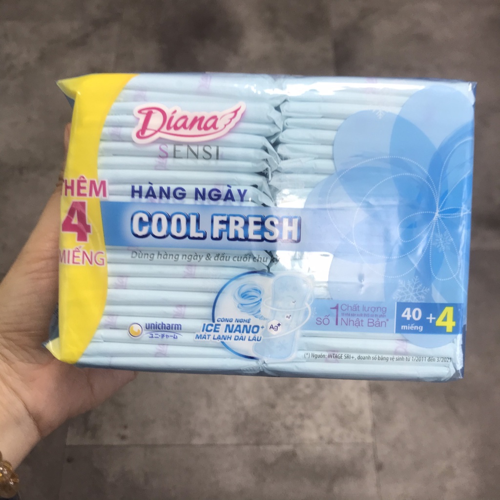 Băng vệ sinh hằng ngày DIANA Sensi Cool Fresh - bvs diana 40 Miếng Xanh Dương