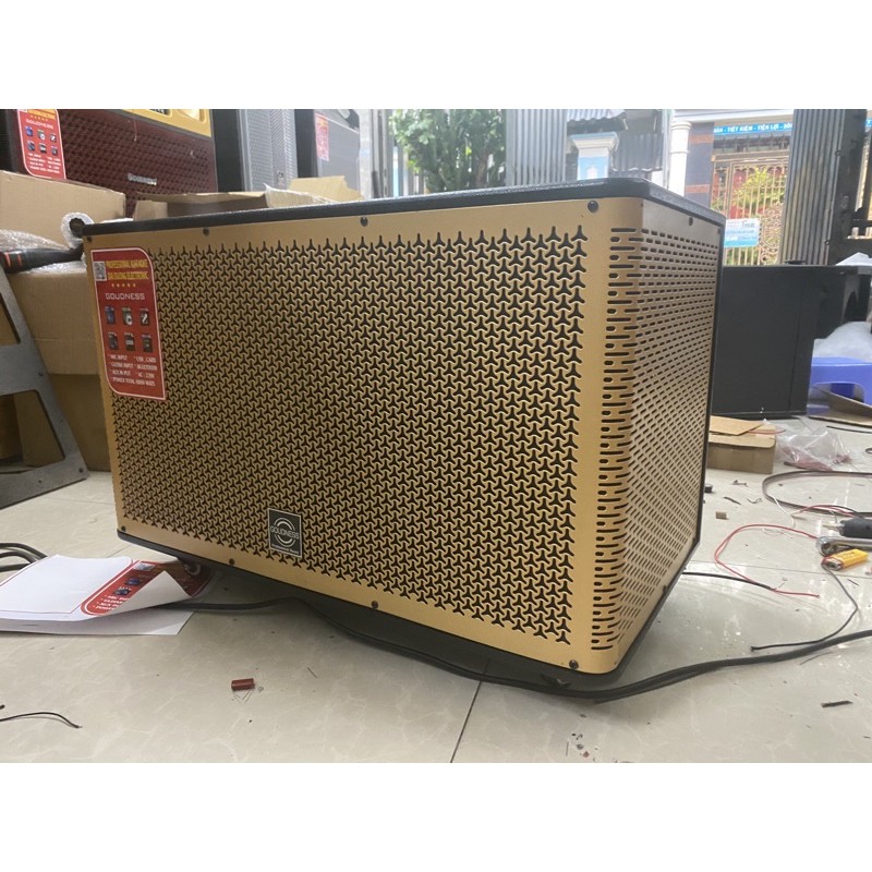 Thùng gỗ và lưới 3 tất