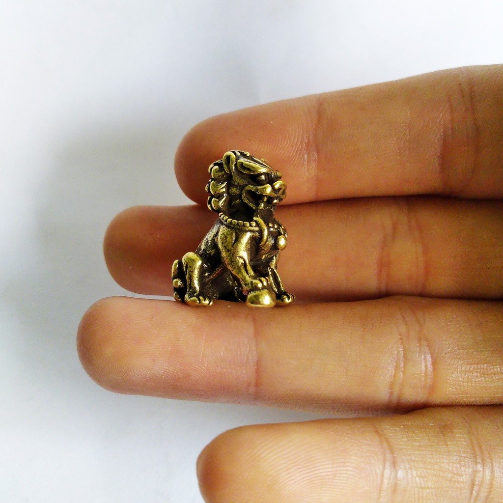 Sư tử hí cầu mini bằng đồng giá rẻ làm phụ kiện tiểu cảnh, phụ kiện bàn trà, trang trí bonsai | BigBuy360 - bigbuy360.vn