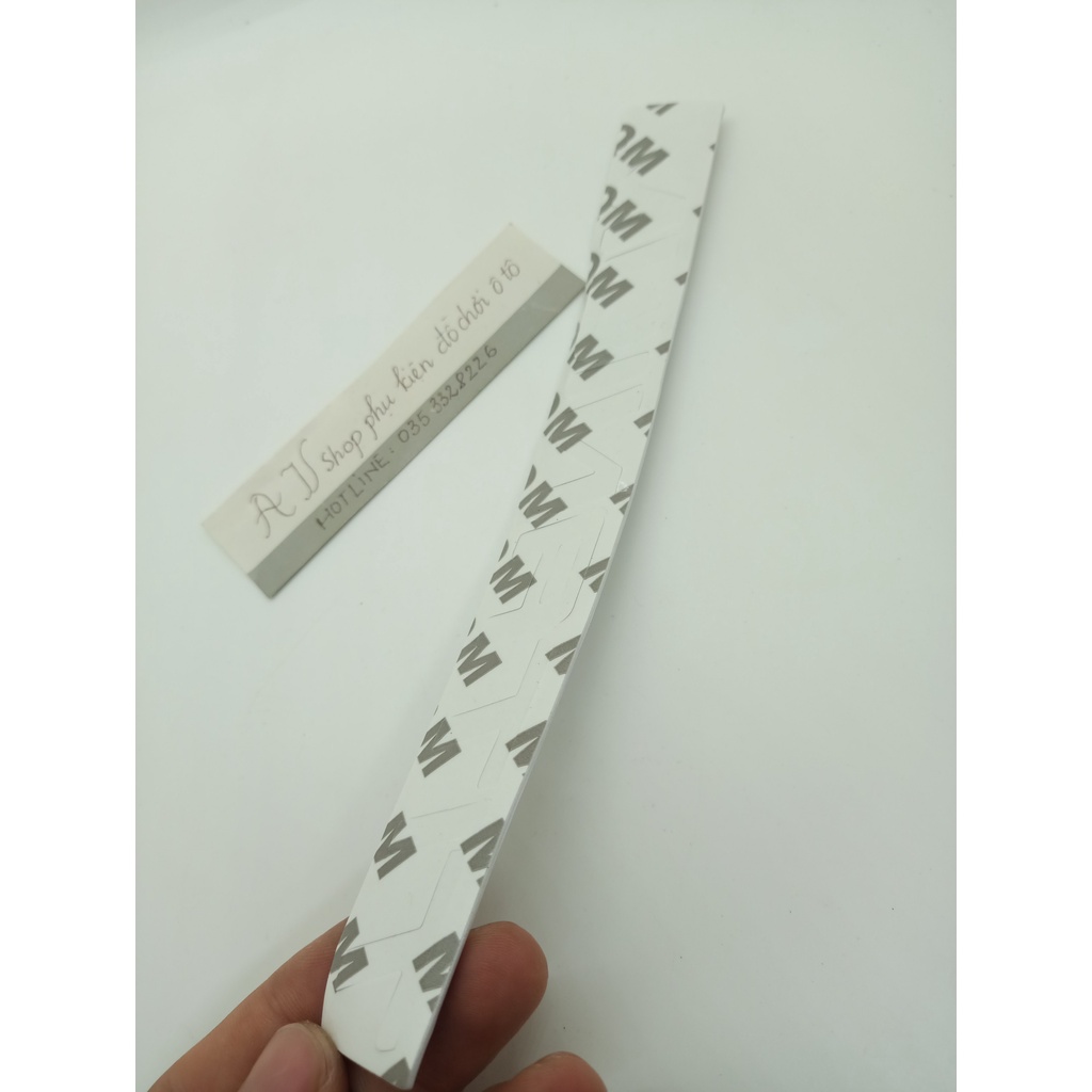 Miếng Dán Chữ TITANIUM Bằng kim loại Trang Trí Xe Hơi