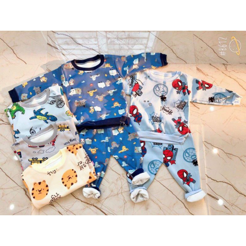 Bộ nỉ lông kẻ size đại 15-25kg. hiện tại chỉ còn bé gái.