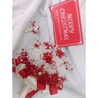 BÓ HOA CƯỚI CẦM TAY CÔ DÂU BẰNG HẠT TRAI KẾT CƯỜM HẠT CHÂU MÀU ĐỎ PHONG CÁCH CƯỚI HIỆN ĐẠI TẶNG KÈM CÀI ÁO CHÚ RỂ