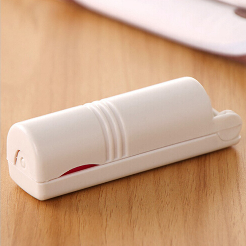 Set 4 dụng cụ lăn loại bỏ xơ vải tiện lợi