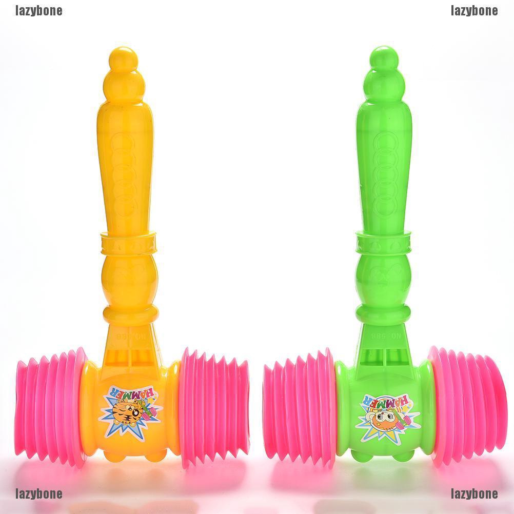 Búa nhựa đồ chơi gắn còi phát ra âm thanh kèm thổi bong bóng vui nhộn dành cho các bé