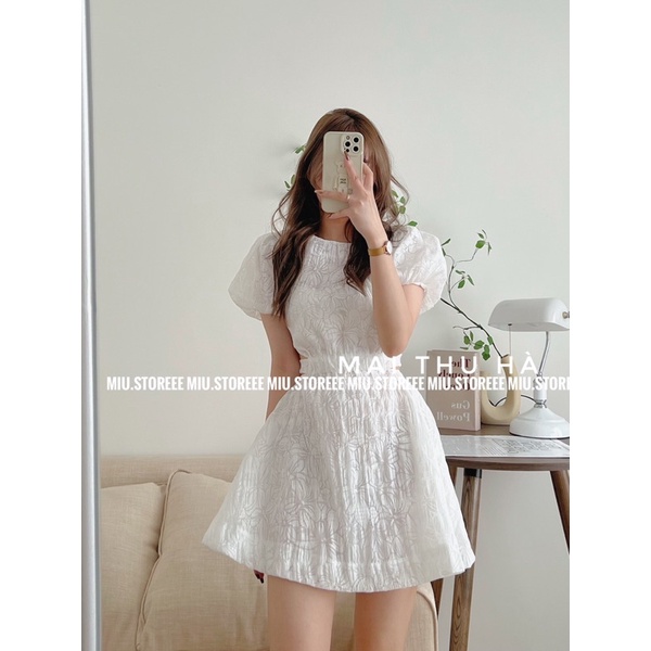 VÁY XỐP GẤM IN HOA CUTOUT CHUN NƠ EO CÚC BỌC LƯNG TAY BỒNG DÁNG XOÈ VXGHNE