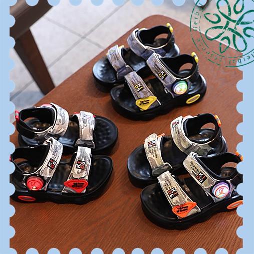 Dép Sandal Bé Trai 1 - 5 Tuổi, Đèn Phát Sáng Bên Hông, Đế Mềm Siêu Nhẹ Cho Bé Đi Chơi Đi Học SK37