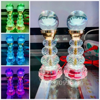 Một đôi đèn thờ pha lê châu tròn khắc hoa sen