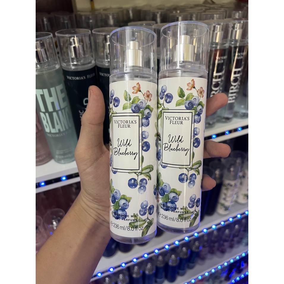 Body mist, Xịt thơm Toàn thân Wild Blueberry 236ml Hương Viêt Quất nhẹ nhàng, thanh lịch