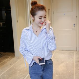 Áo sơ mi sọc xanh cổ V Quảng Châu