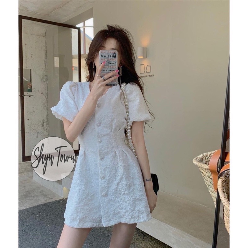 Váy gấm xốp hoa nổi hở lưng eo