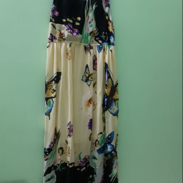Maxi dài đi biển from freesize, không tay, màu đen kết hợp vàng hoa văn bướm , xinh iu cho các nàng đi biển dạo phố, ..