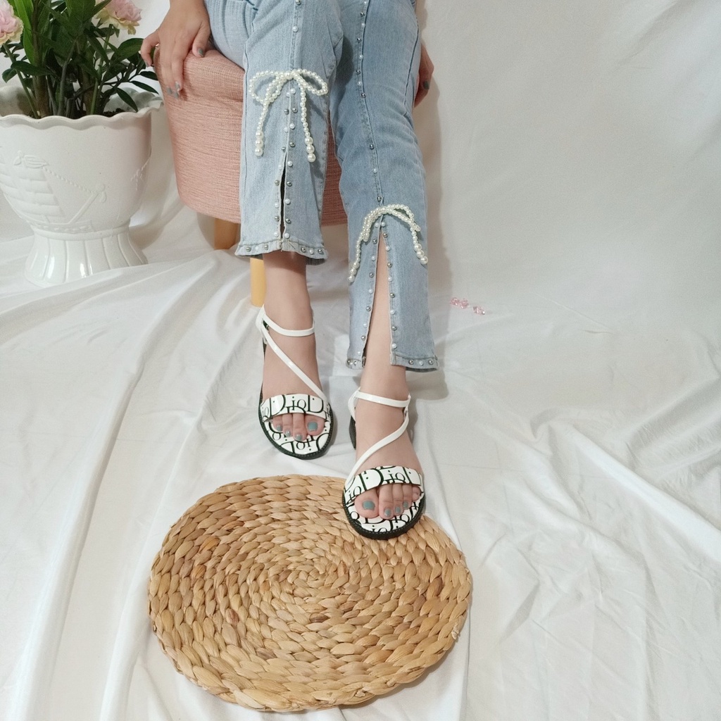 Giày sandal nữ đi học quai chéo in chữ sành điệu đế PU 2cm-tb16