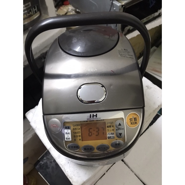 Nồi cơm Zojirushi IH 1L NP-VC10