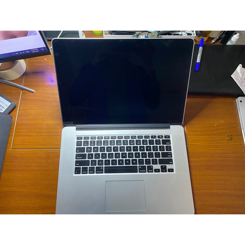 Macbook  Pro 15 2015 core i7 2.2 GHz, Ram 16GB, ổ cứng SSD 256GB, màn hình 15 inch Retina-Laptop chất