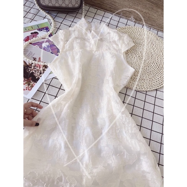 Đầm nữ trắng cổ tàu vải ren in hoa nổi cực đẹp form chuẩn cực tôn dáng | BigBuy360 - bigbuy360.vn