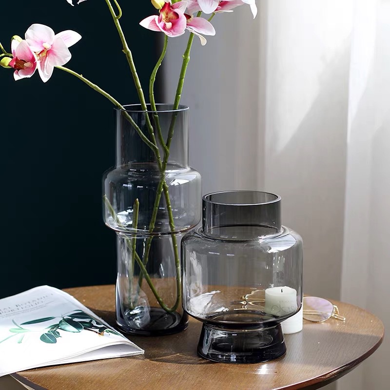 BÌNH THỦY TINH XÁM ĐEN MIỆNG NHỎ CÁCH ĐIỆU trang trí khách sạn trang trí nhà cửa timedecor