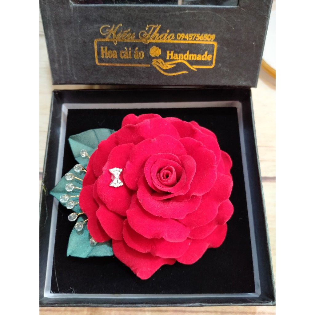 Cài áo hoa hồng nhung size 10cm đính pha lê sang trọng full hộp ( ảnh chụp thật )