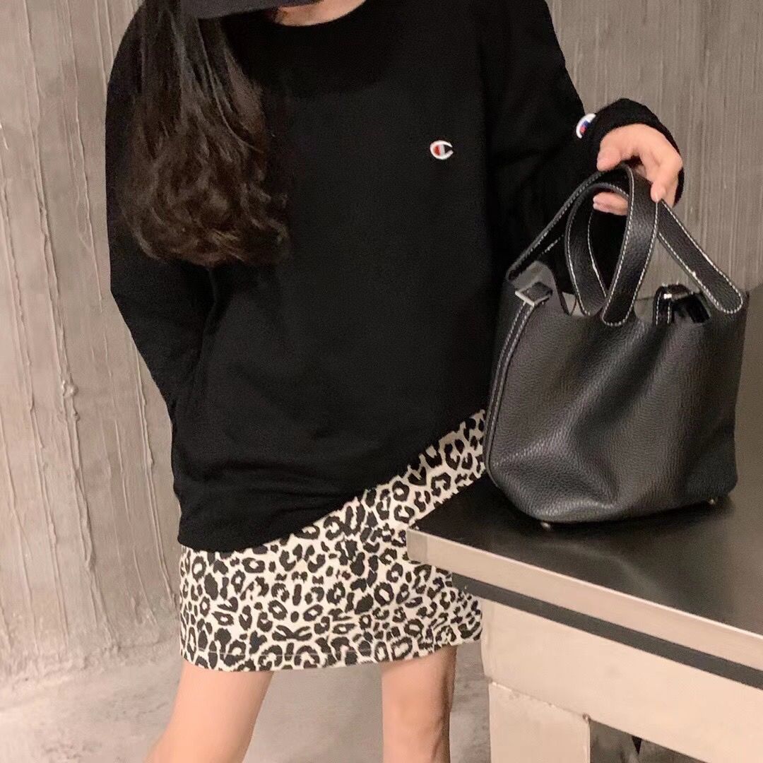 ! Áo Thun Champion Thời Trang Năng Động Áo Hoodie Thiết Kế Mới Tạo Cảm Giác Thoải Mái Thời Trang Dành Cho Cả Nam Và Nữ | BigBuy360 - bigbuy360.vn