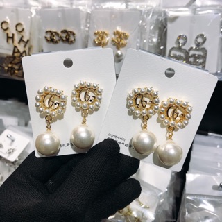 Bông tai Gucci hạt châu