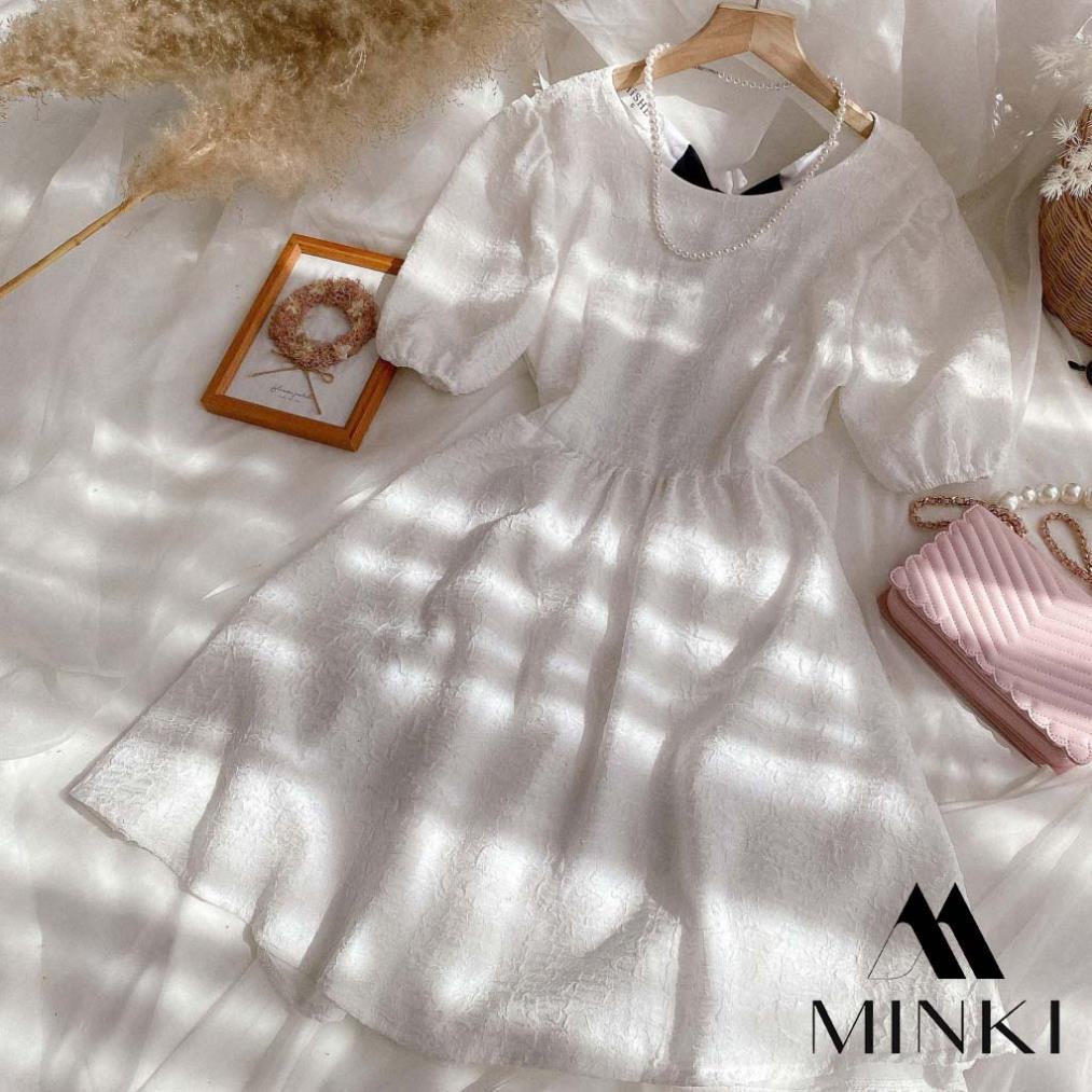 [NEW2022] ĐẦM TRẮNG NƠ ĐEN HỞ LƯNG - CHẤT LIỆU GẤM XỐP CAO CẤP - TRẮNG VÂN NỔI | BigBuy360 - bigbuy360.vn