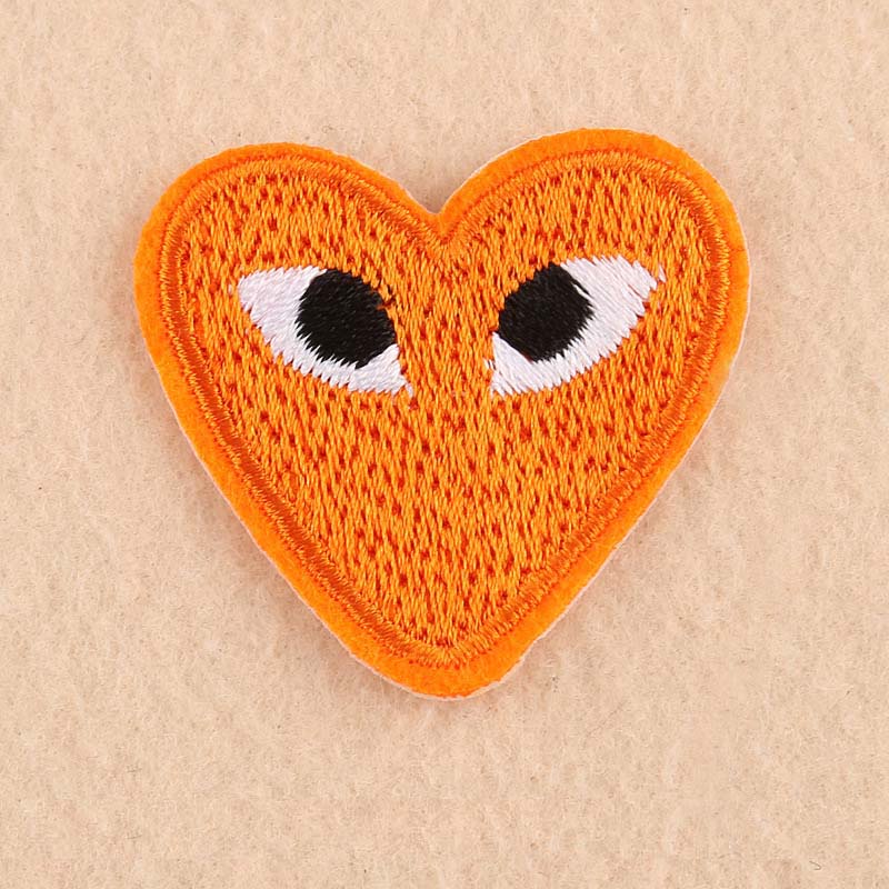 Sticker Ủi Thêu Hình Trái Tim Đôi Mắt 4.3 * 4CM