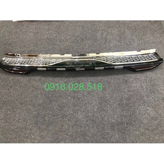Ốp chống trầy cốp Fortuner 2019-2020 Nhựa Cao cấp, Ngoài