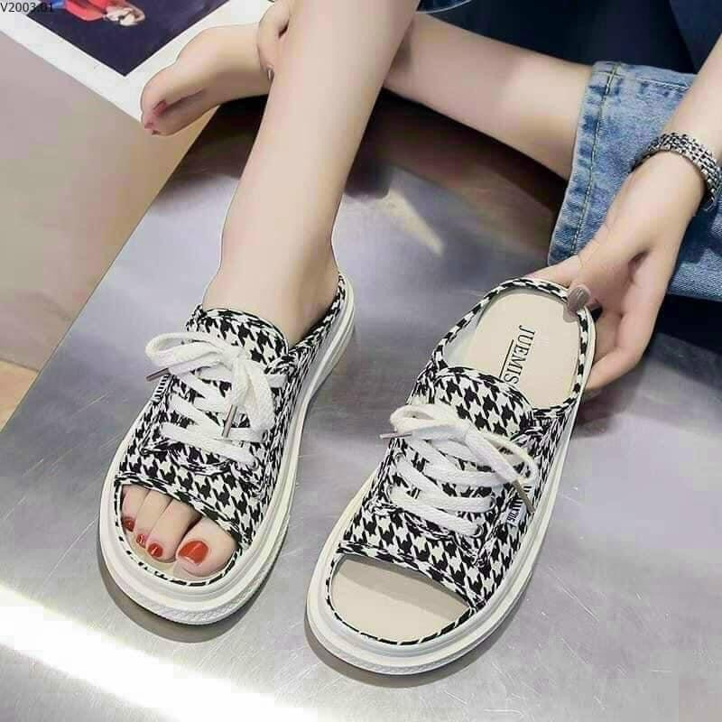 Giày sục thể thao mũi hở vải mềm , êm 104