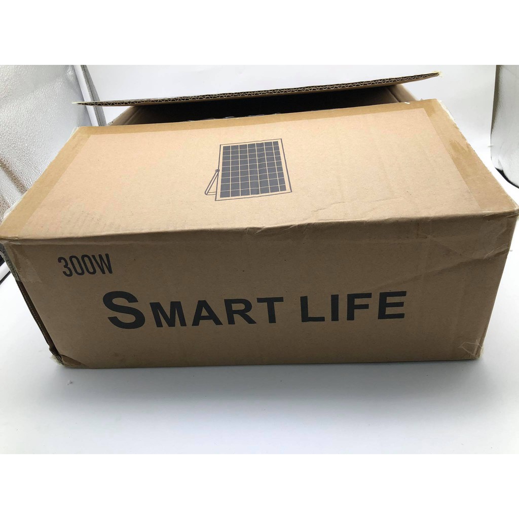 Đèn LED Năng Lượng Mặt Trời 300W SMART LIFE Cảm Biến Ánh Sáng tự động bật sáng khi trời tối, và tắt đèn khi trời sáng