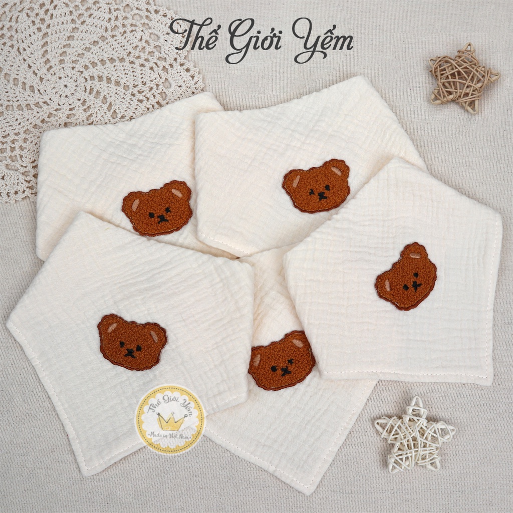 Khăn yếm tam giác xô đính gấu Organic Muslin mềm mại thấm hút tốt cho bé trai gái THẾ GIỚI YẾM