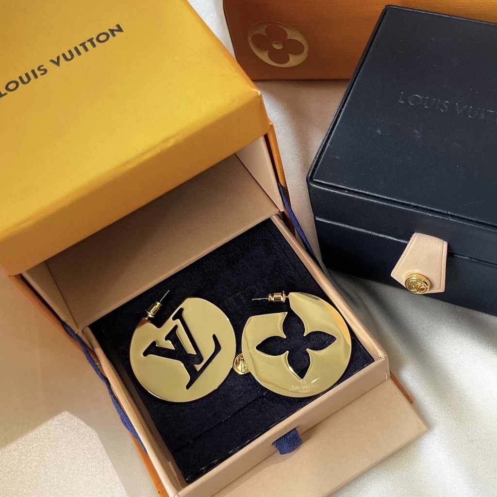 Khuyên Tai Dáng Tròn In Chữ Louis Vuitton Thời Trang Thanh Lịch Sang Trọng