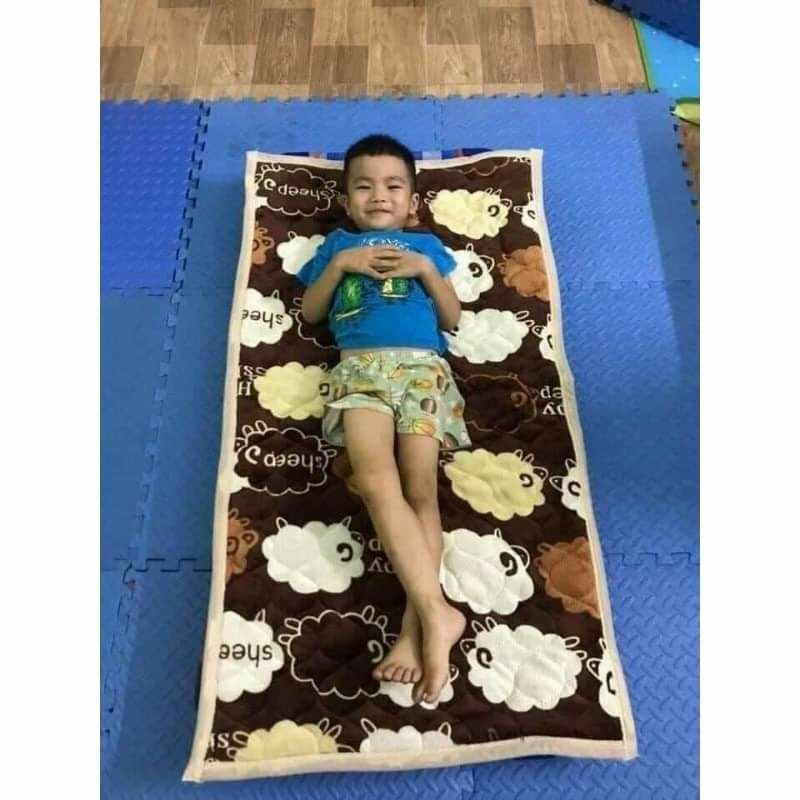 Thảm nỉ trải giường cho bé, giường lưới