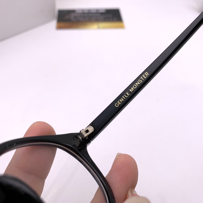 Gọng kính giả cận GM Milan dáng tròn bản lề hợp kim chữ khắc chìm | BigBuy360 - bigbuy360.vn