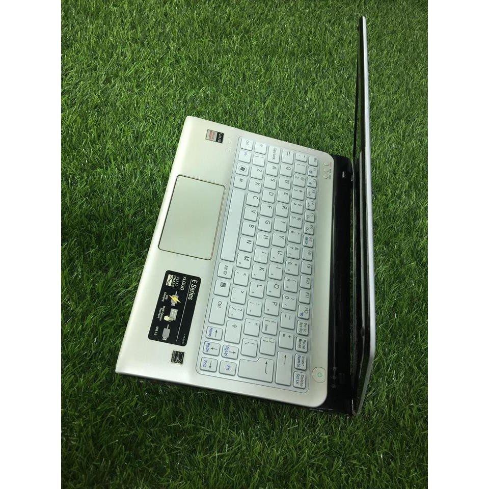 Laptop mini Sony vaio SVE11 E2-1800 Ram 4gb HDD 320gb cạc rời ~2gb màn 11.6".zin tặng fui chuột không dây,túi thời trang