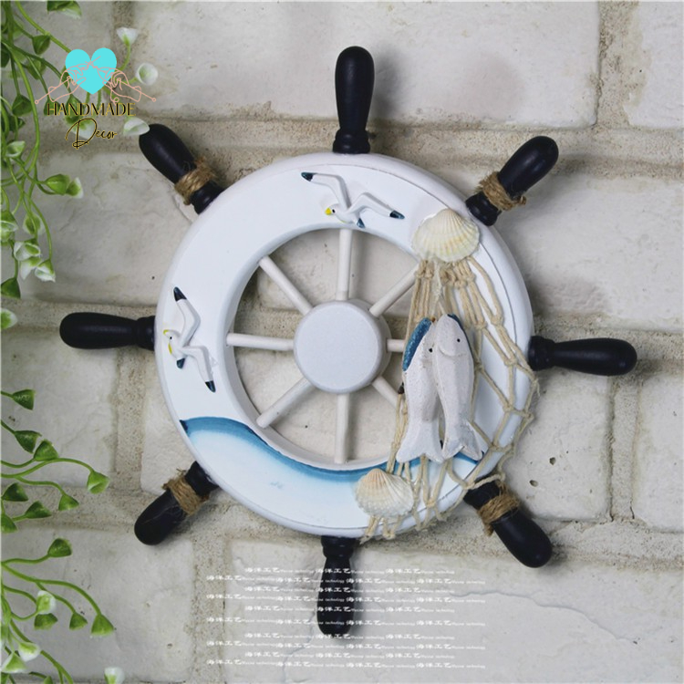 Bánh lái tàu bằng gỗ phủ sơn trang trí họa tiết biển - Decor phong cách biển Địa Trung Hải