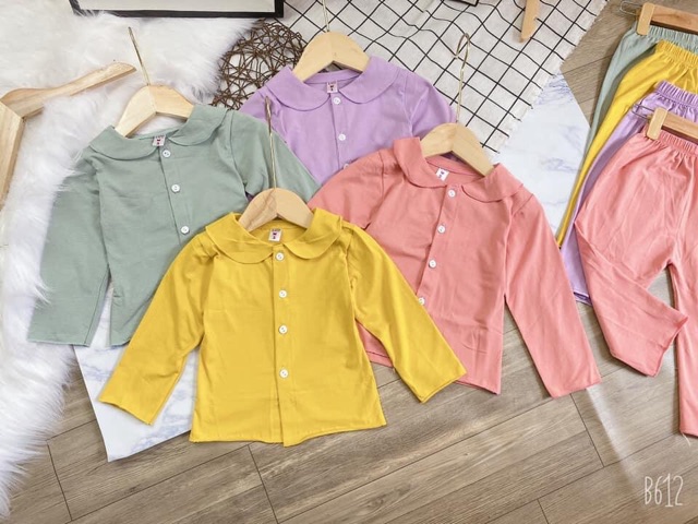 Bộ cotton dài tay cổ sen bé gái