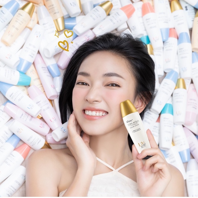 Sữa Chống Nắng Sunplay Skin Aqua UV SPF50+ PA+++