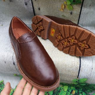Giày đốc lười đế kếp chống đinh